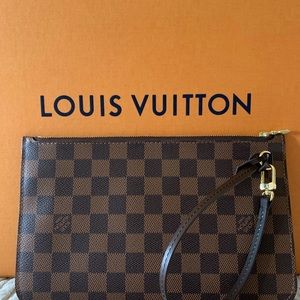 Louis Vuitton Damier Ebene Pochette
